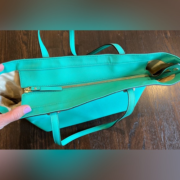 Kate Spade tote - Picture 2 of 6